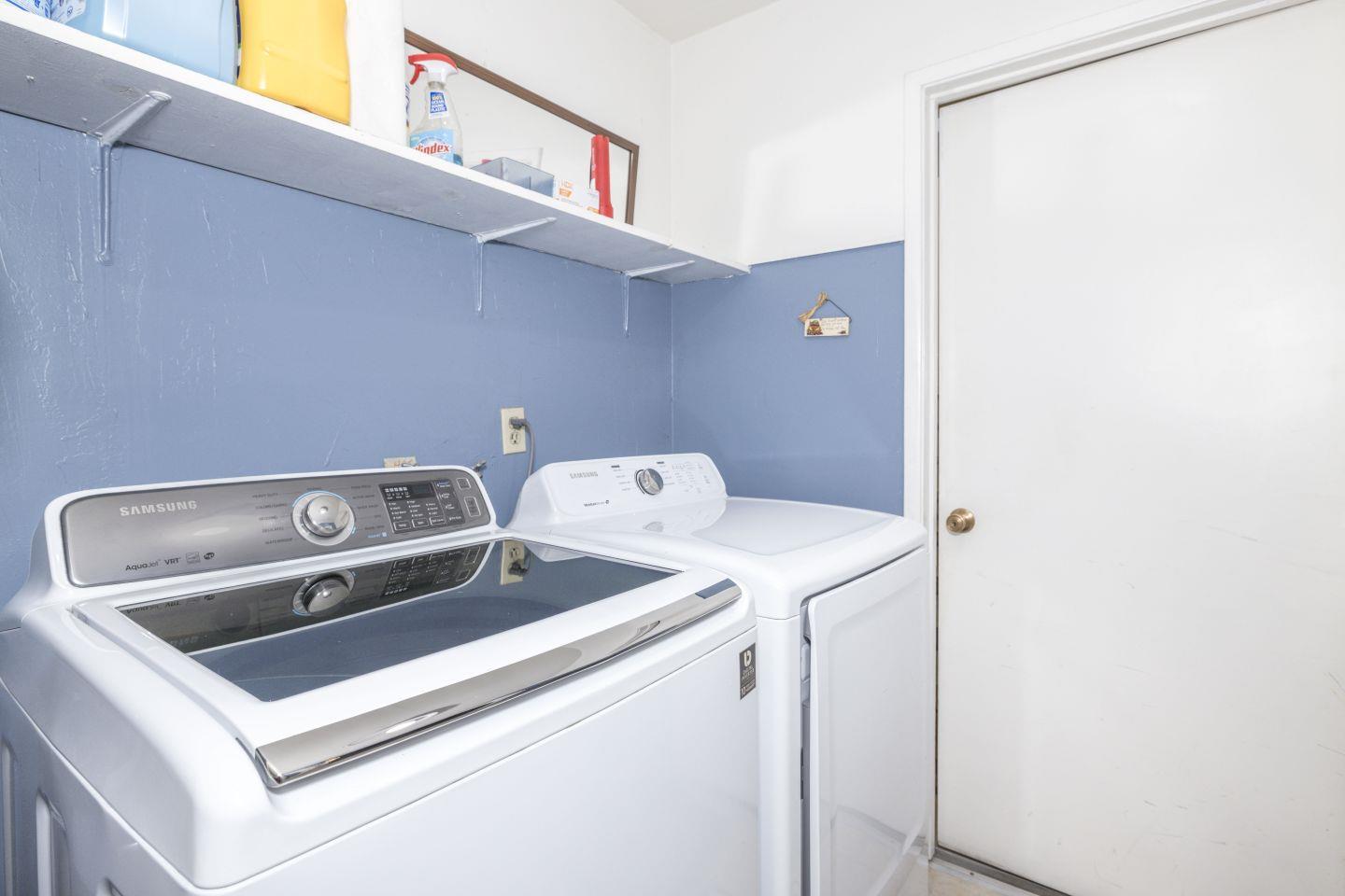 27975 Edgecliff Way Hayward, CA 94542 - Photo 39 of 58 a utility room with dryer and washer