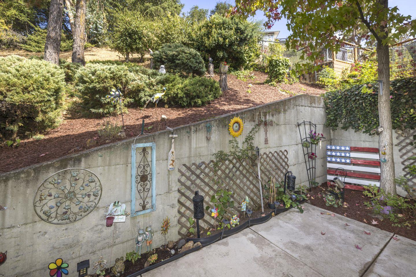 27975 Edgecliff Way Hayward, CA 94542 - Photo 41 of 58 a view of a street