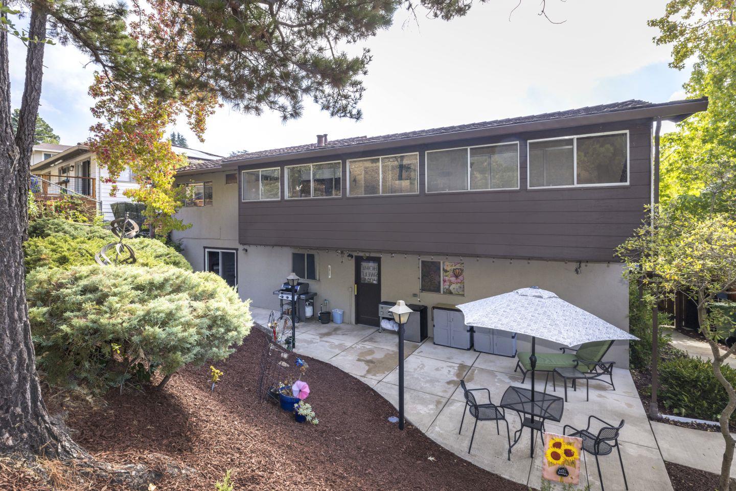 27975 Edgecliff Way Hayward, CA 94542 - Photo 48 of 58 a front view of a house with yard and sitting area