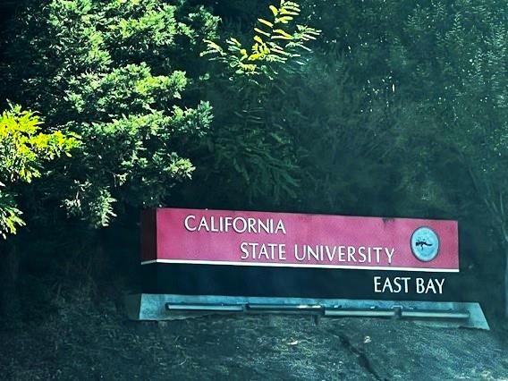 27975 Edgecliff Way Hayward, CA 94542 - Photo 51 of 58 a sign that is sitting in the grass