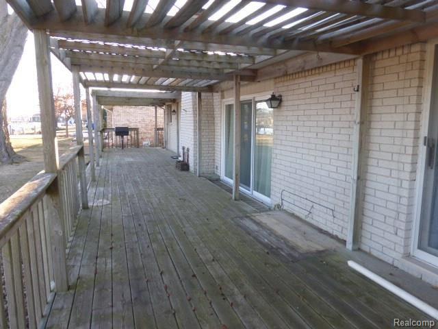7287 Riverside Drive Algonac, MI 48001 - Photo 12 of 39 P1030400.JPG