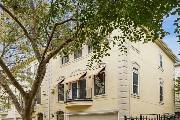 $3,650 | 3515 Yupon Street, Houston, TX 77006