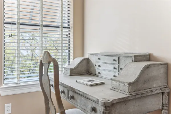 $3,650 | 3515 Yupon Street, Houston, TX 77006