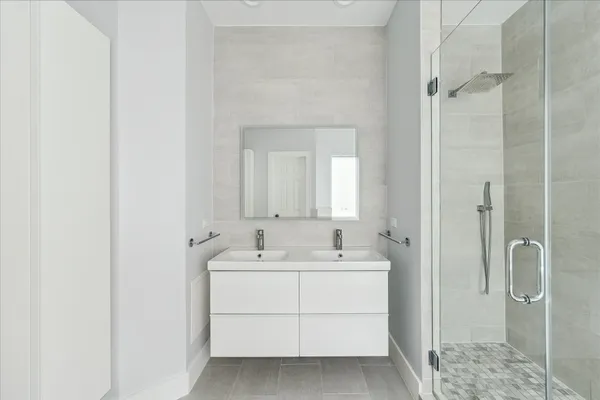 $3,650 | 3515 Yupon Street, Houston, TX 77006