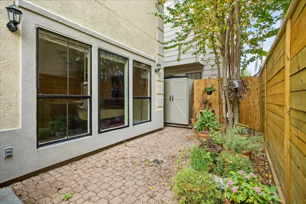 $3,650 | 3515 Yupon Street, Houston, TX 77006