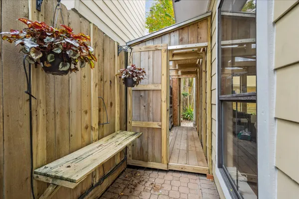 $3,650 | 3515 Yupon Street, Houston, TX 77006