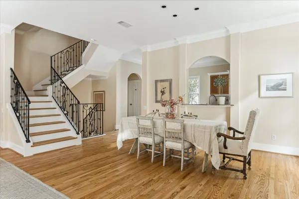 $3,650 | 3515 Yupon Street, Houston, TX 77006