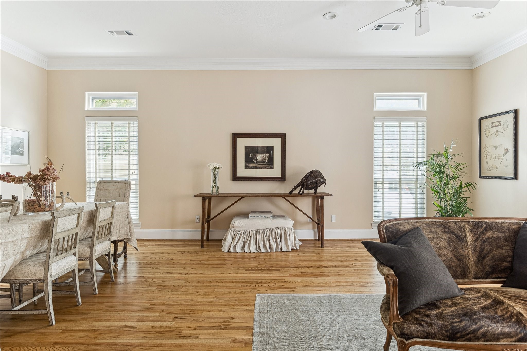 3515 Yupon Street Houston, TX 77006 - Photo 5 of 41 a living room with furniture and wooden floor