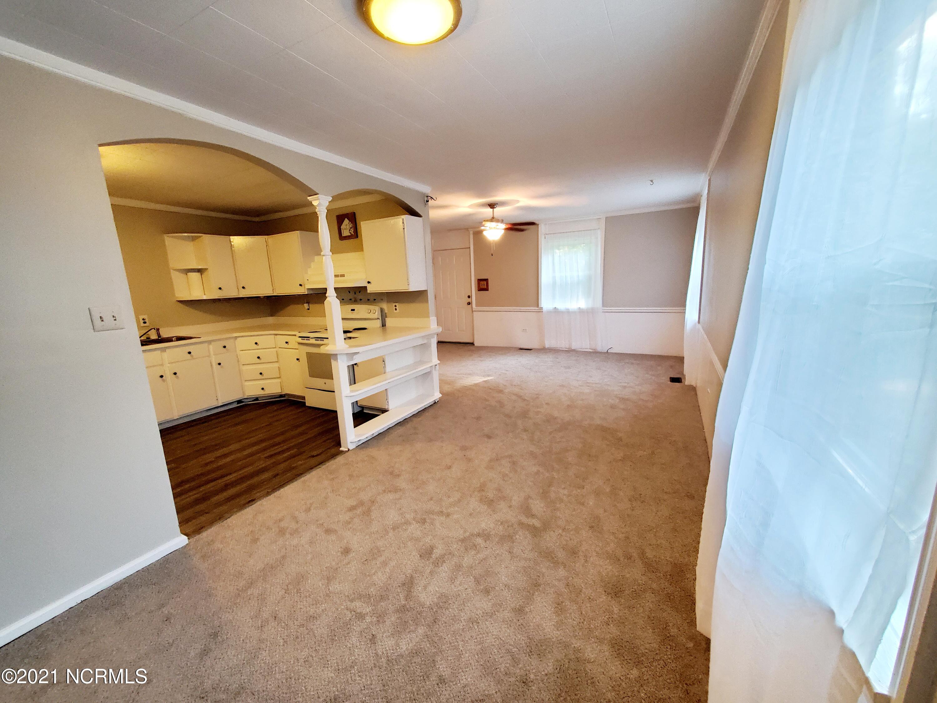 604 Briarneck Road Jacksonville, NC 28540 - Photo 3 of 9 Living Room