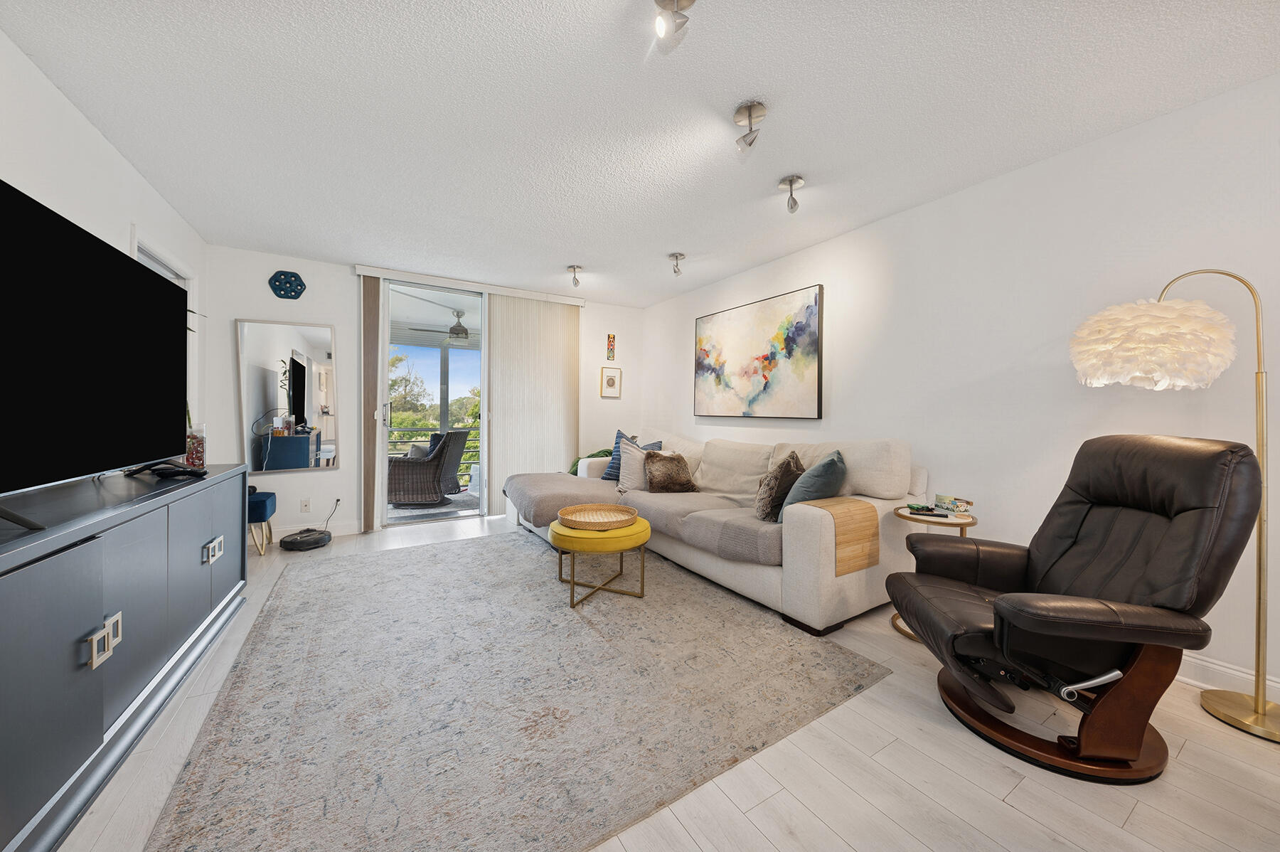 5961 Northwest 2nd Avenue, Unit 304 Boca Raton, FL 33487 - Photo 8 of 15 08 2