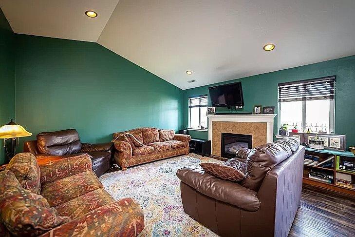 2770 Northeast Spring Water Place Bend, OR 97701 - Photo 7 of 22 20