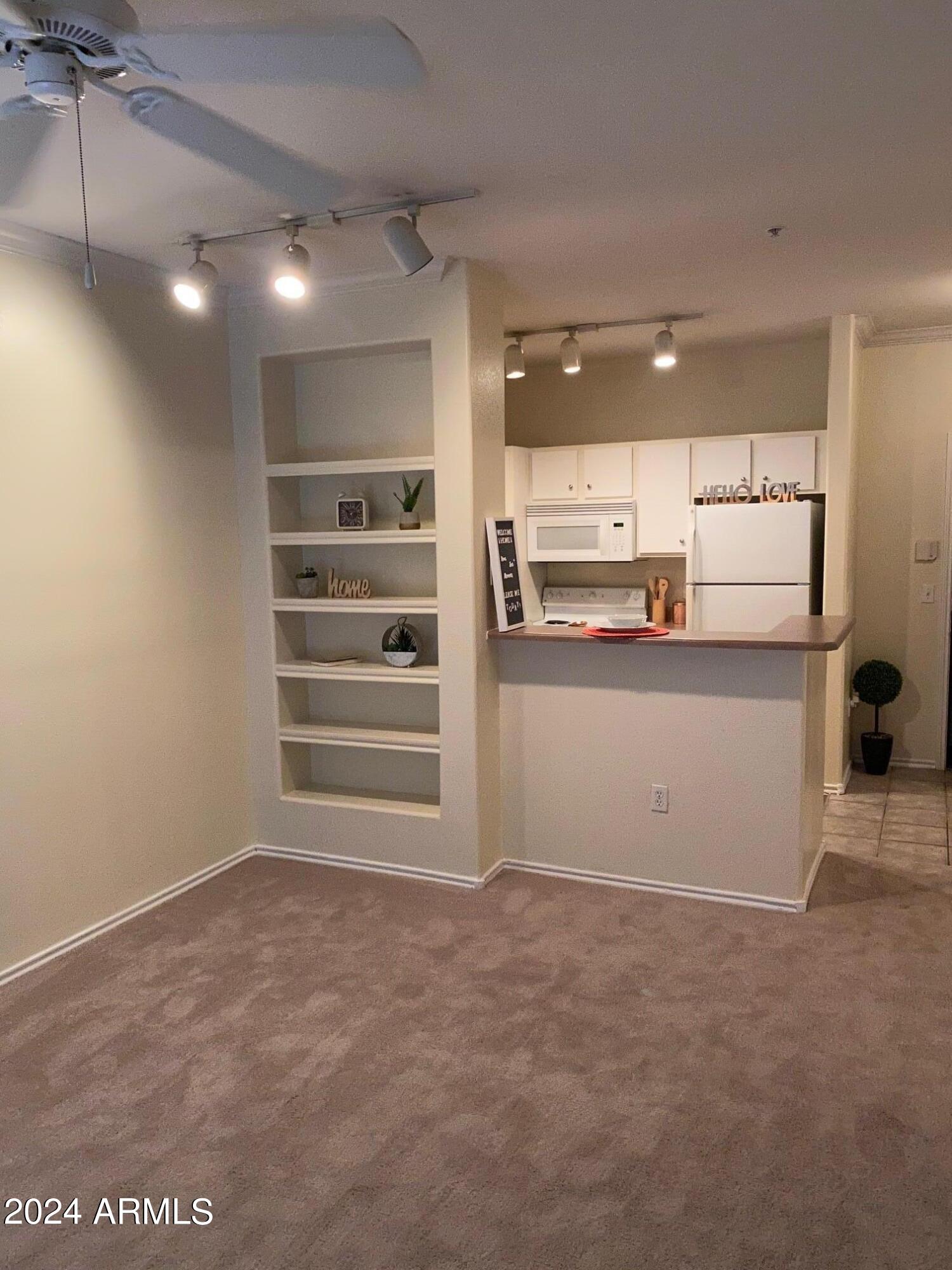 411 East Indian School Road, Unit 1 Phoenix, AZ 85012 - Photo 2 of 18 Great Room