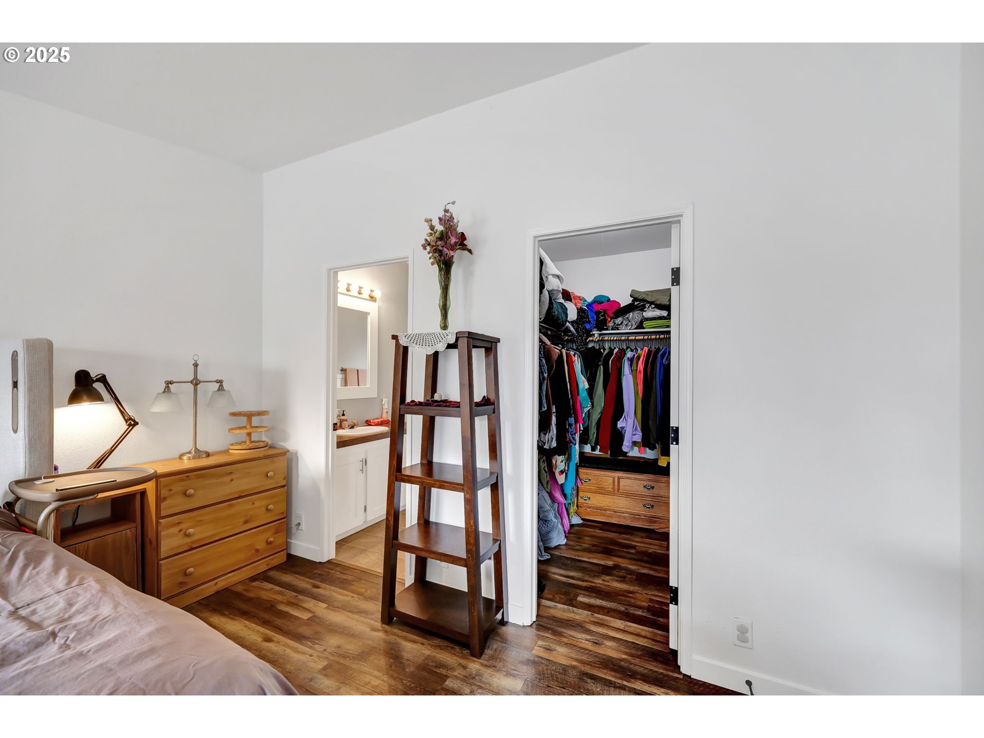 991 Main Street Monroe, OR 97456 - Photo 18 of 48 a view of a livingroom with furniture and staircase
