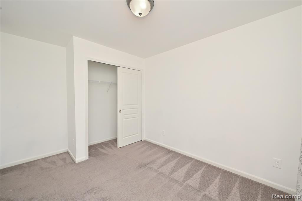 2817 Hartwick Drive Rochester, MI 48307 - Photo 27 of 37