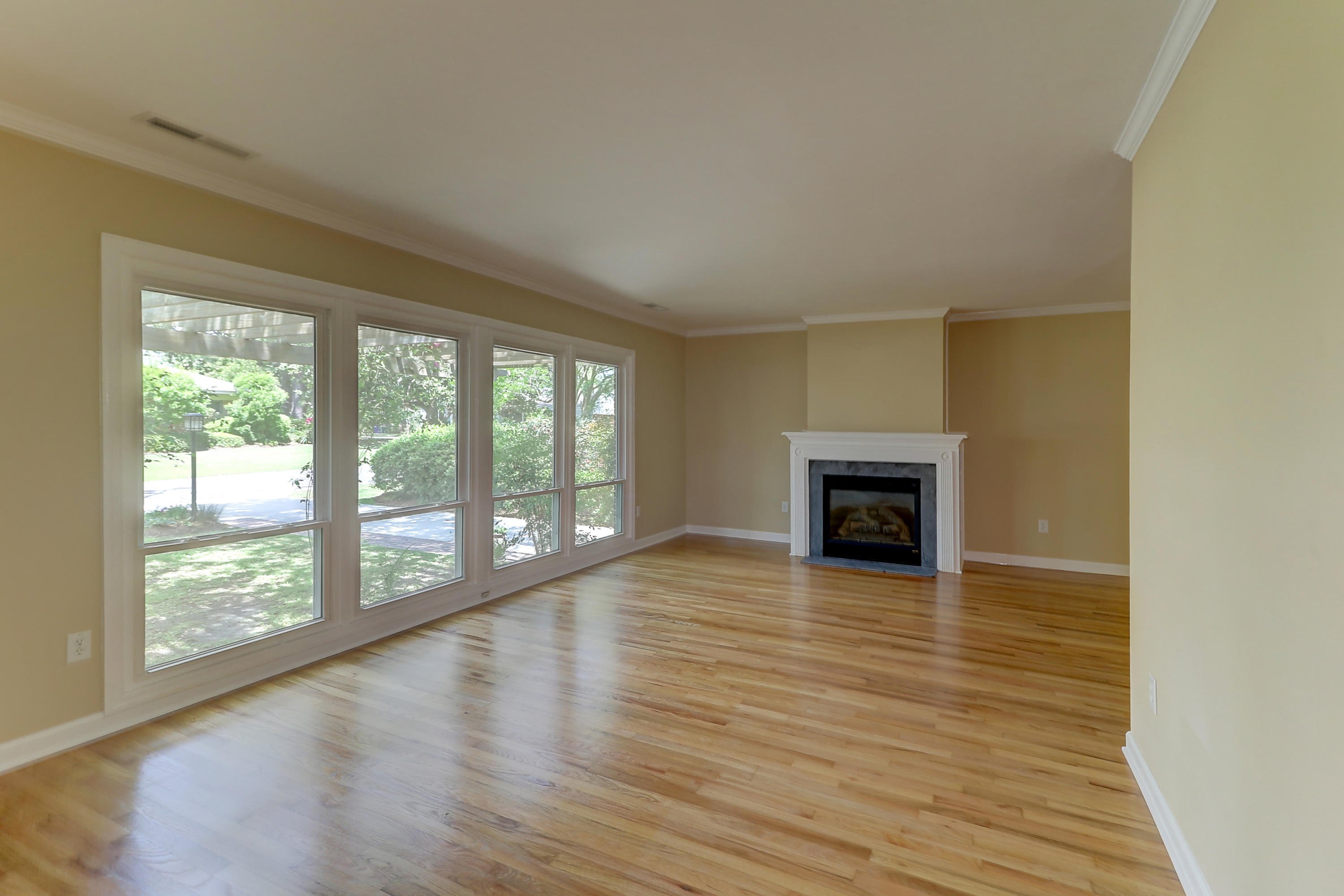 3 Rebellion Road Charleston, SC 29407 - Photo 4 of 33 Living Room
