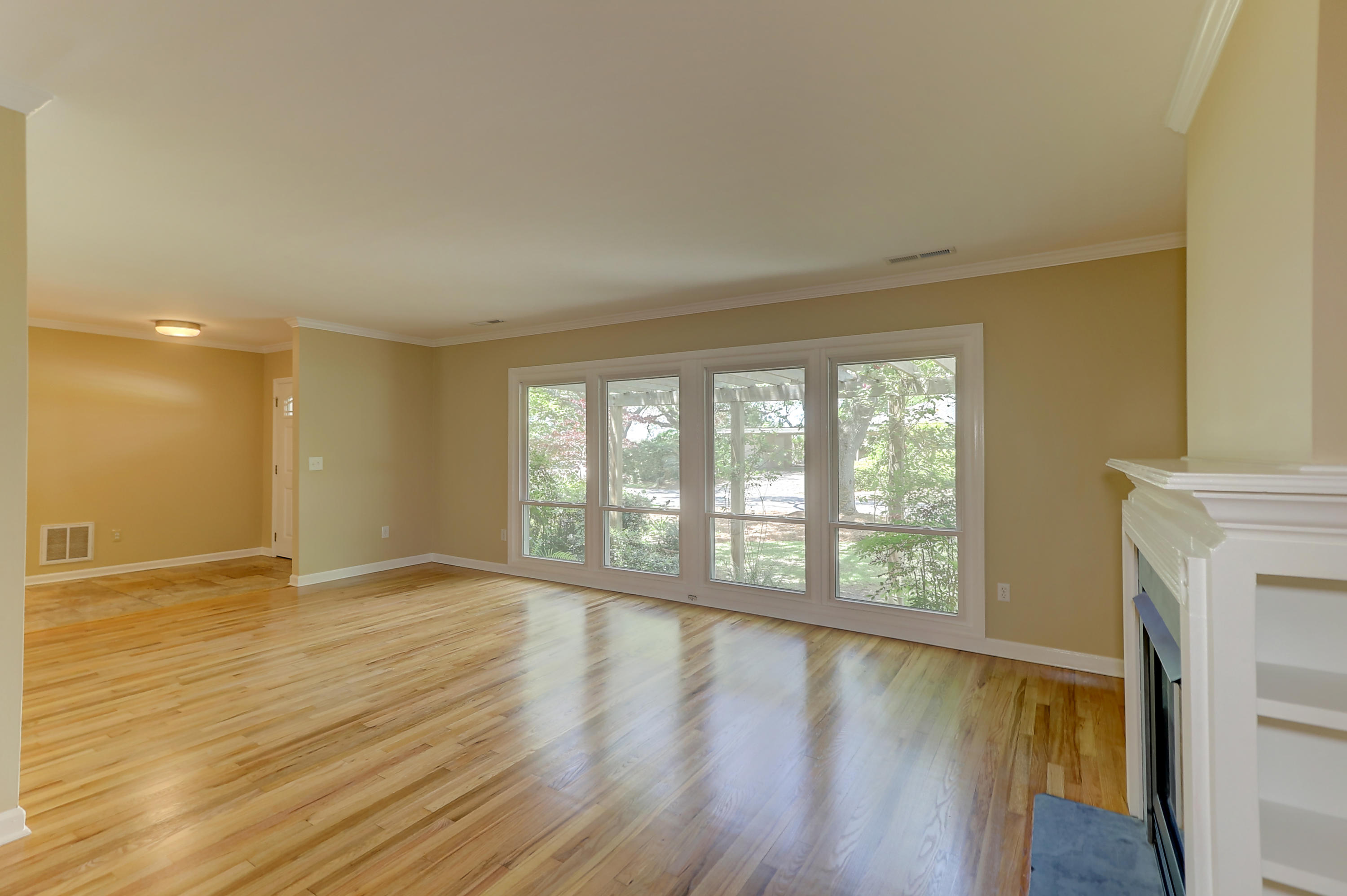 3 Rebellion Road Charleston, SC 29407 - Photo 5 of 33 Living Room