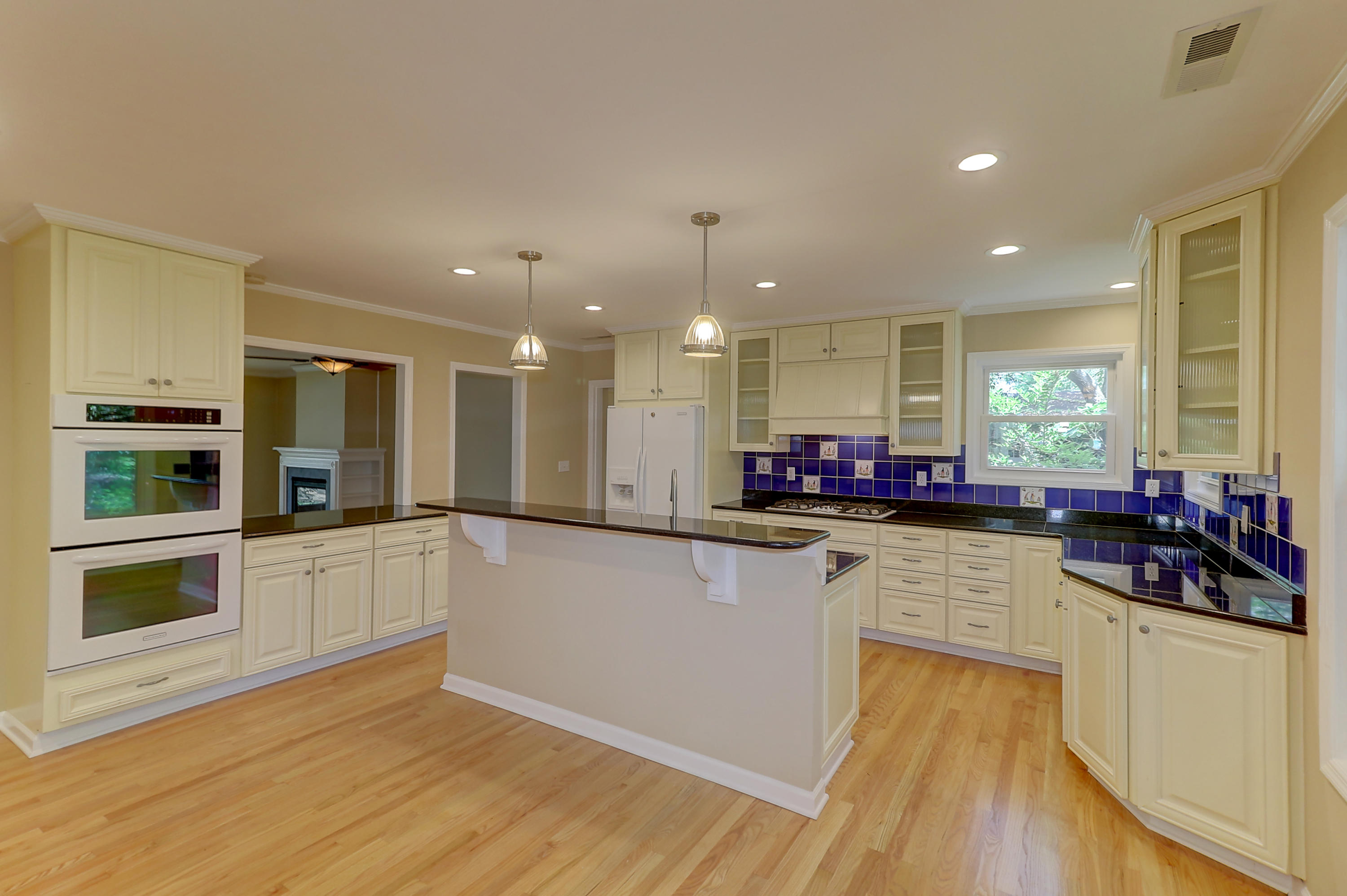 3 Rebellion Road Charleston, SC 29407 - Photo 9 of 33 Kitchen