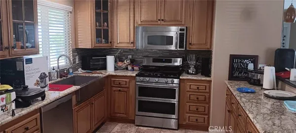 $2,600 | 41880 6th Street, Temecula, CA 92590