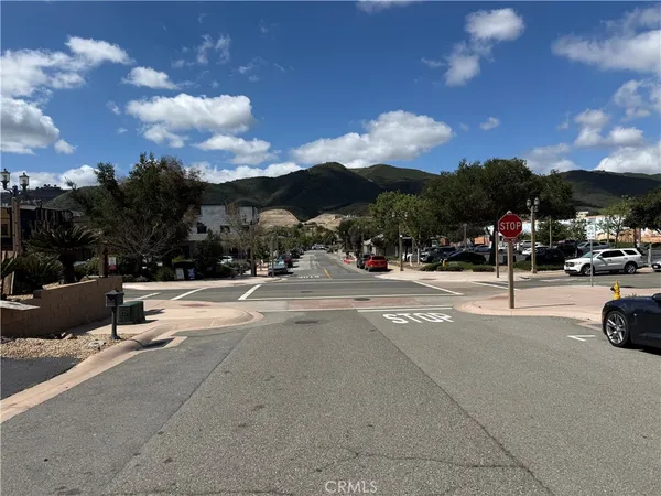 $2,600 | 41880 6th Street, Temecula, CA 92590