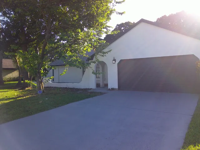 $425,000 | 2433 Southeast Gowin Drive, Port St. Lucie, FL 34952