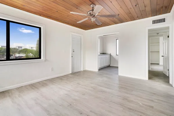 $1,900 | 652 Hernando Street, Unit E, Fort Pierce, FL 34949