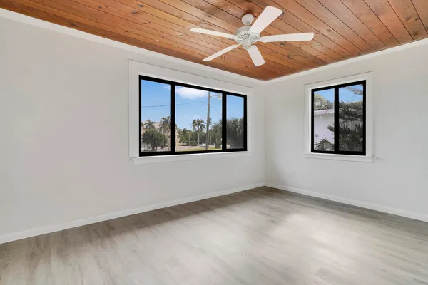 $1,900 | 652 Hernando Street, Unit E, Fort Pierce, FL 34949