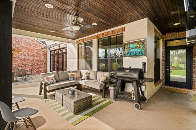 $399,900 | 111 Abigail Lane, Woodworth, LA 71485