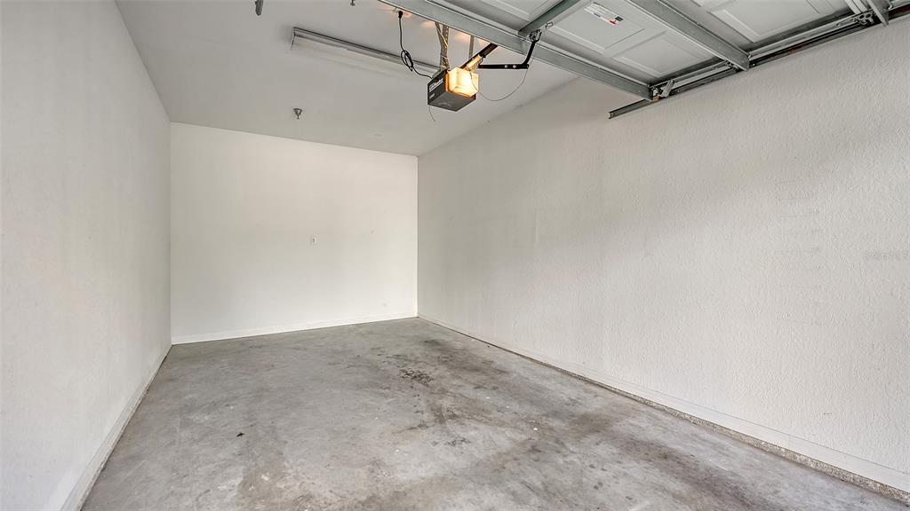 5561 Rosehill Road, Unit 104 Sarasota, FL 34233 - Photo 36 of 53 an empty room