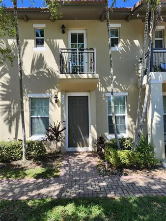 $2,800 | 1322 Southwest 147th Terrace, Unit 1322, Pembroke Pines, FL 33027