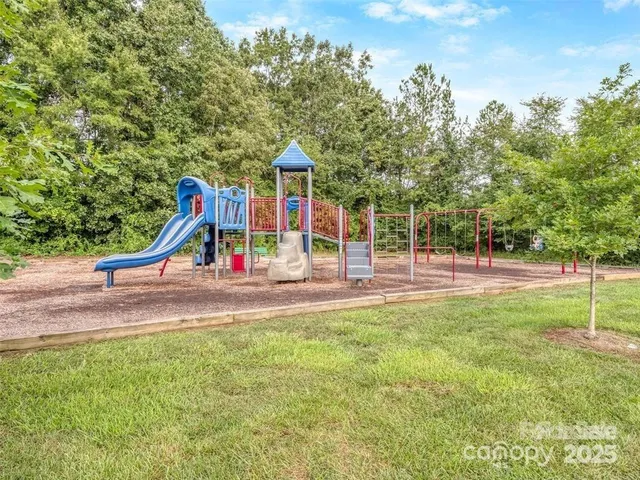 $3,100 | 8715 Parkchester Drive, Charlotte, NC 28277