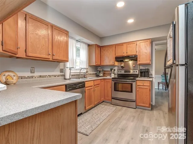 $3,100 | 8715 Parkchester Drive, Charlotte, NC 28277