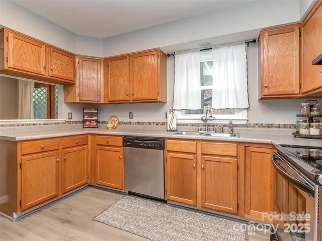 $3,100 | 8715 Parkchester Drive, Charlotte, NC 28277