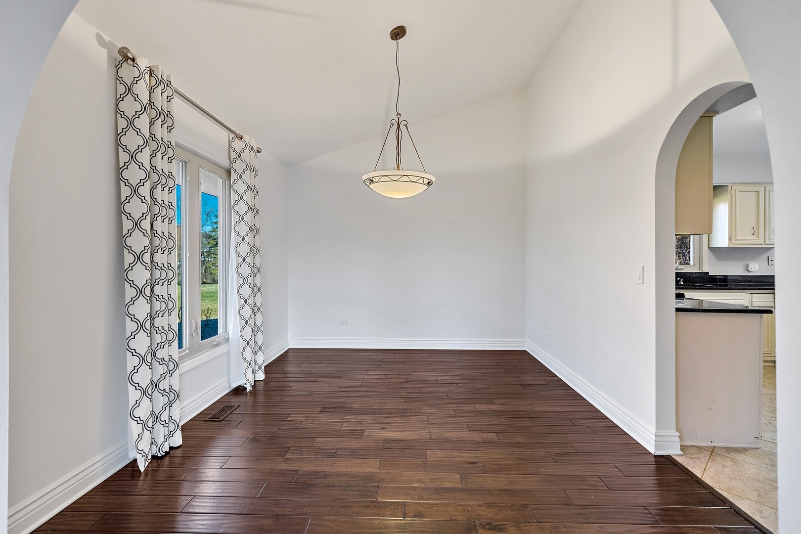 24902 Middle Fork Road Barrington, IL 60010 - Photo 6 of 33