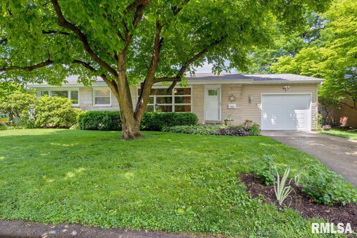 2003 Clubview Drive Springfield, IL 62704 - Photo 1 of 27