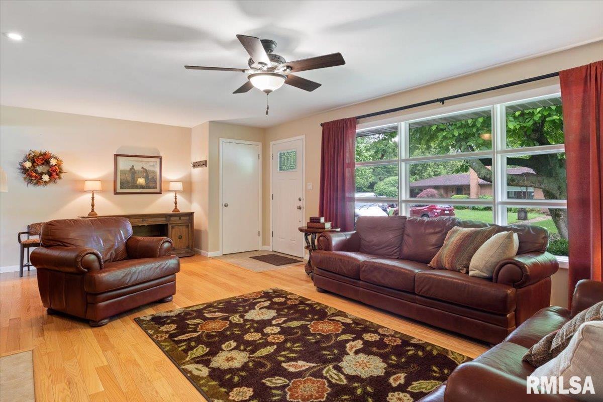 2003 Clubview Drive Springfield, IL 62704 - Photo 5 of 27