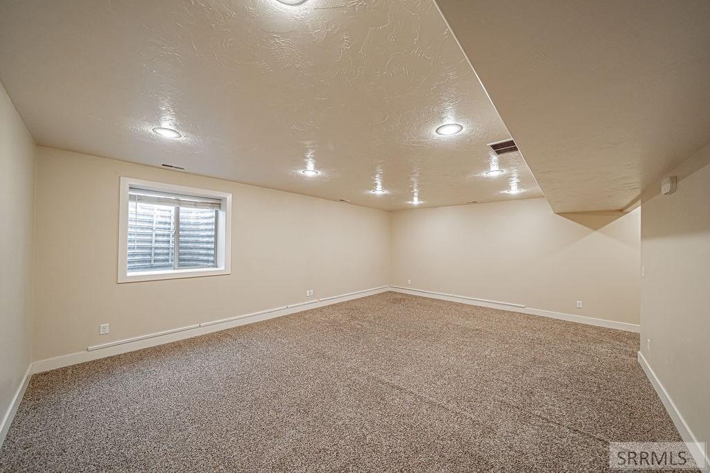 2735 North Waverly Road Idaho Falls, ID 83401 - Photo 40 of 64