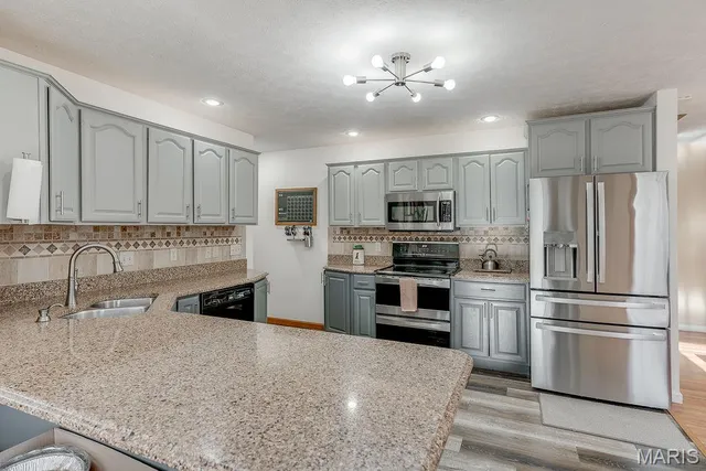 $425,000 | 9056 Renken Road, Staunton, IL 62088