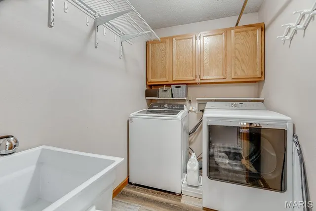 $425,000 | 9056 Renken Road, Staunton, IL 62088