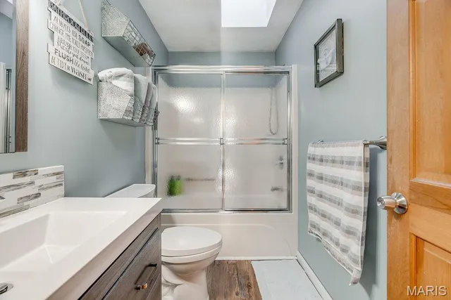 $425,000 | 9056 Renken Road, Staunton, IL 62088