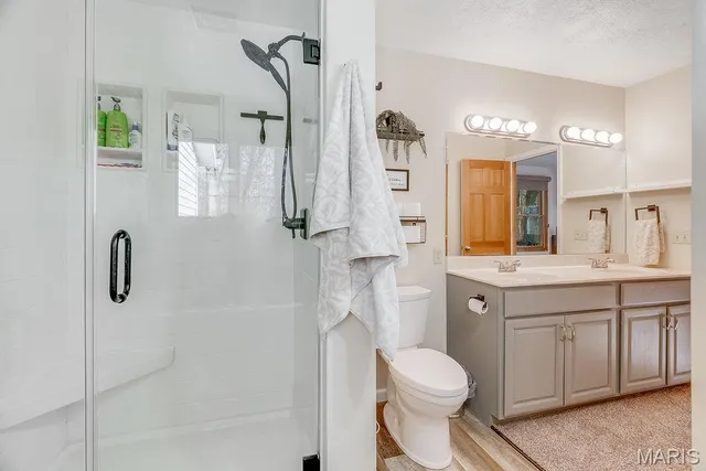 $425,000 | 9056 Renken Road, Staunton, IL 62088