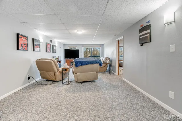 $425,000 | 9056 Renken Road, Staunton, IL 62088