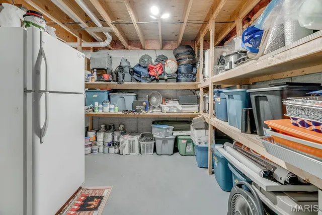 $425,000 | 9056 Renken Road, Staunton, IL 62088