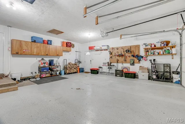 $425,000 | 9056 Renken Road, Staunton, IL 62088