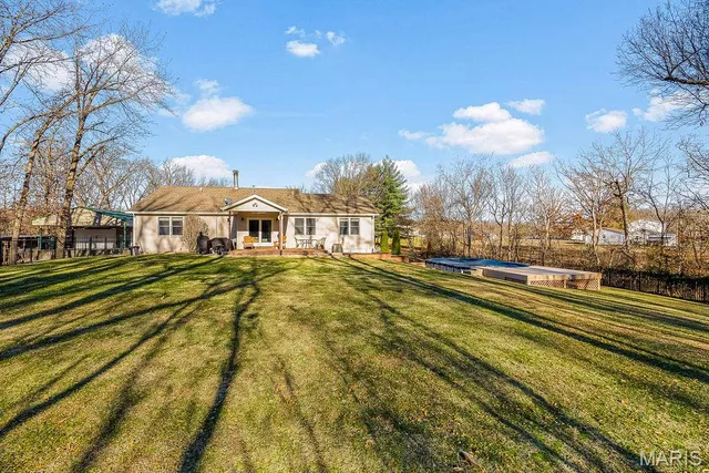 $425,000 | 9056 Renken Road, Staunton, IL 62088