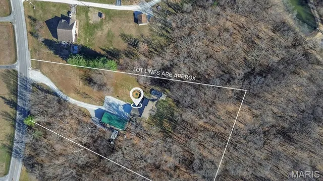 $425,000 | 9056 Renken Road, Staunton, IL 62088