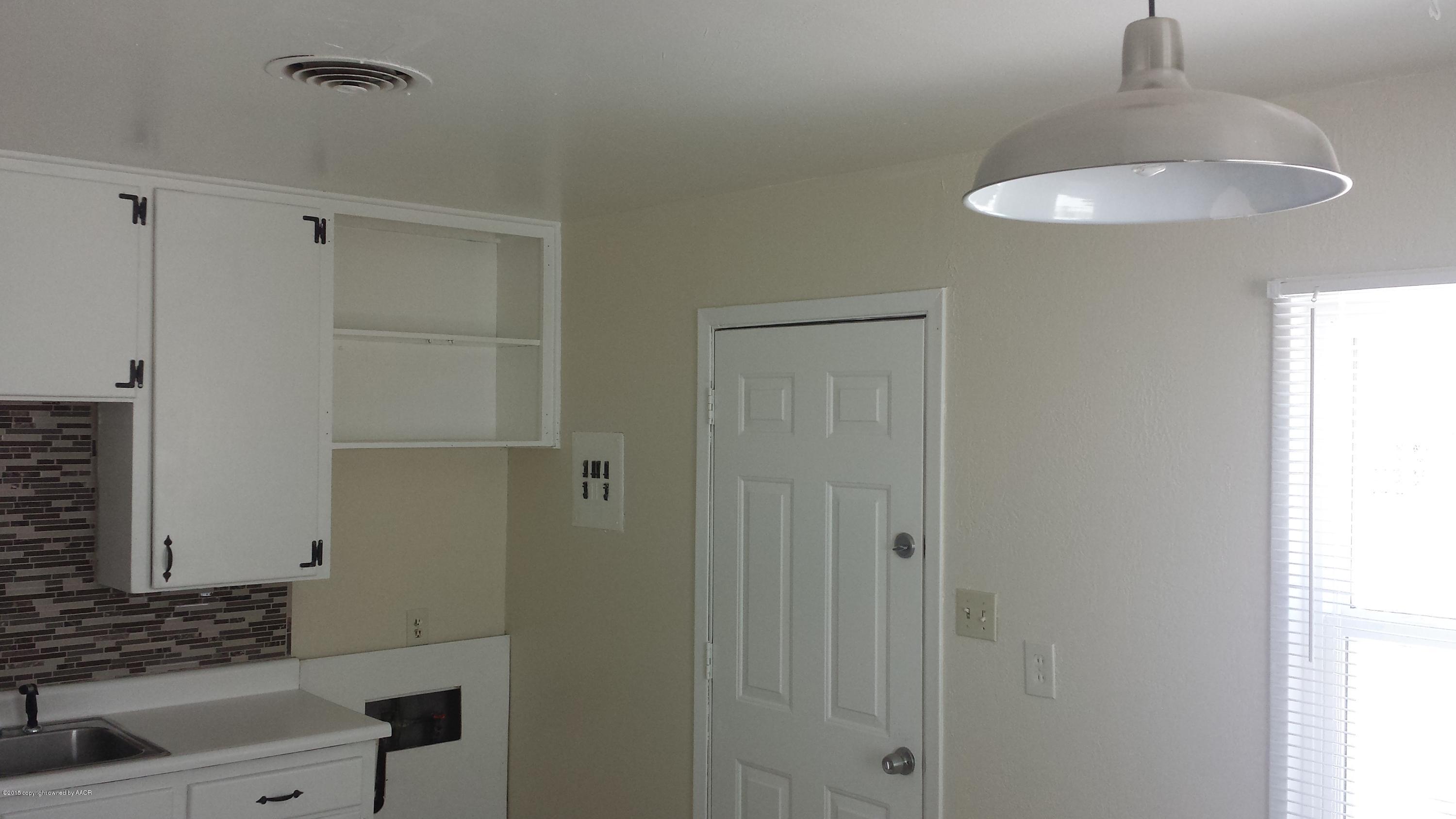 4404 South Hughes Street Amarillo, TX 79110 - Photo 15 of 15 Kitchen # 3