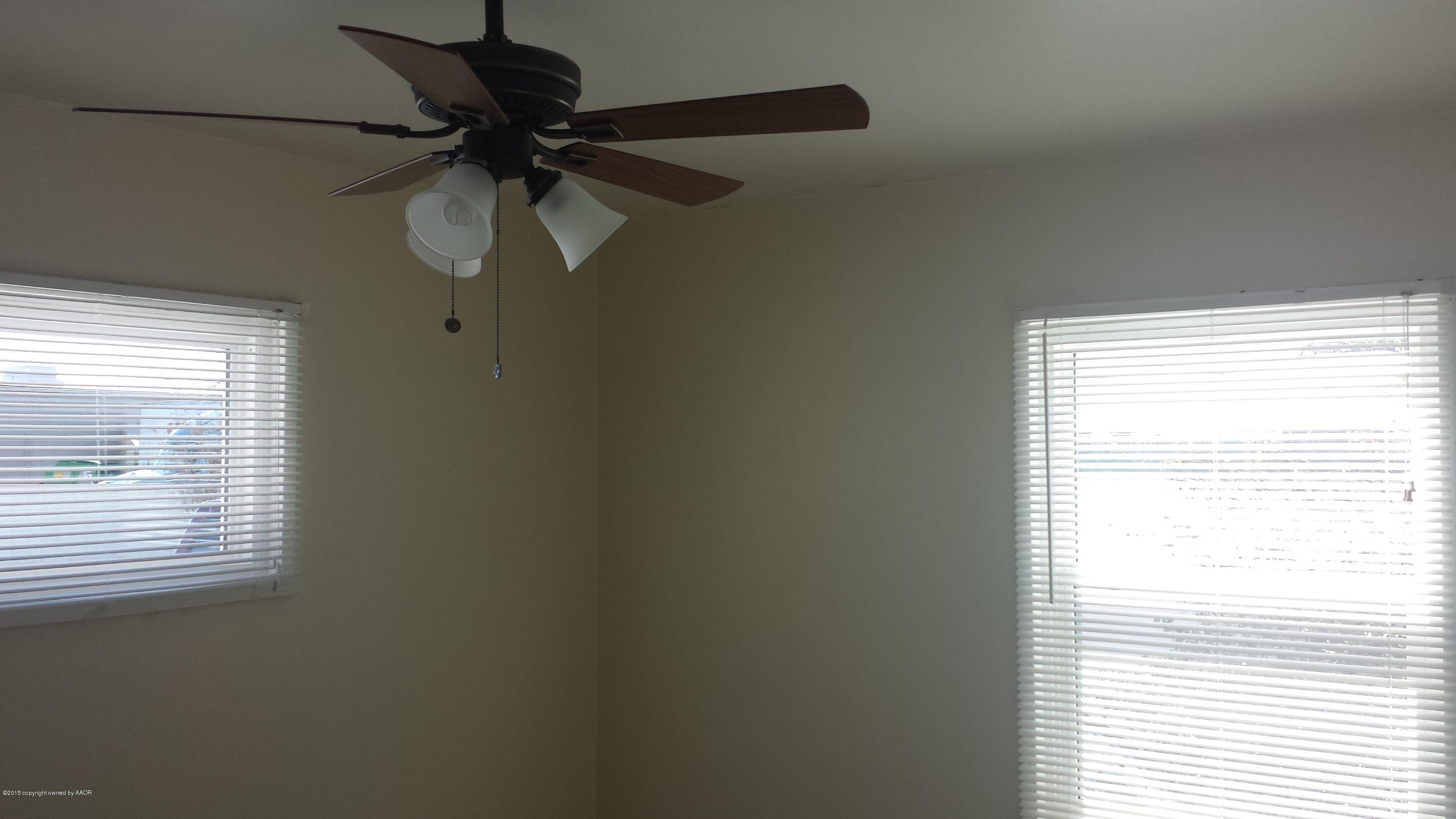 4404 South Hughes Street Amarillo, TX 79110 - Photo 5 of 15 Master Bedroom