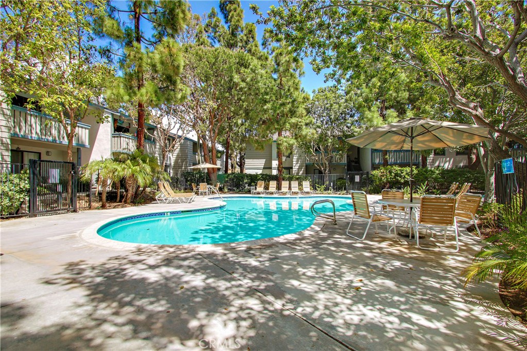 25611 Quail Run, Unit 61 Dana Point, CA 92629 - Photo 5 of 29 a view of a chairs and table in the patio
