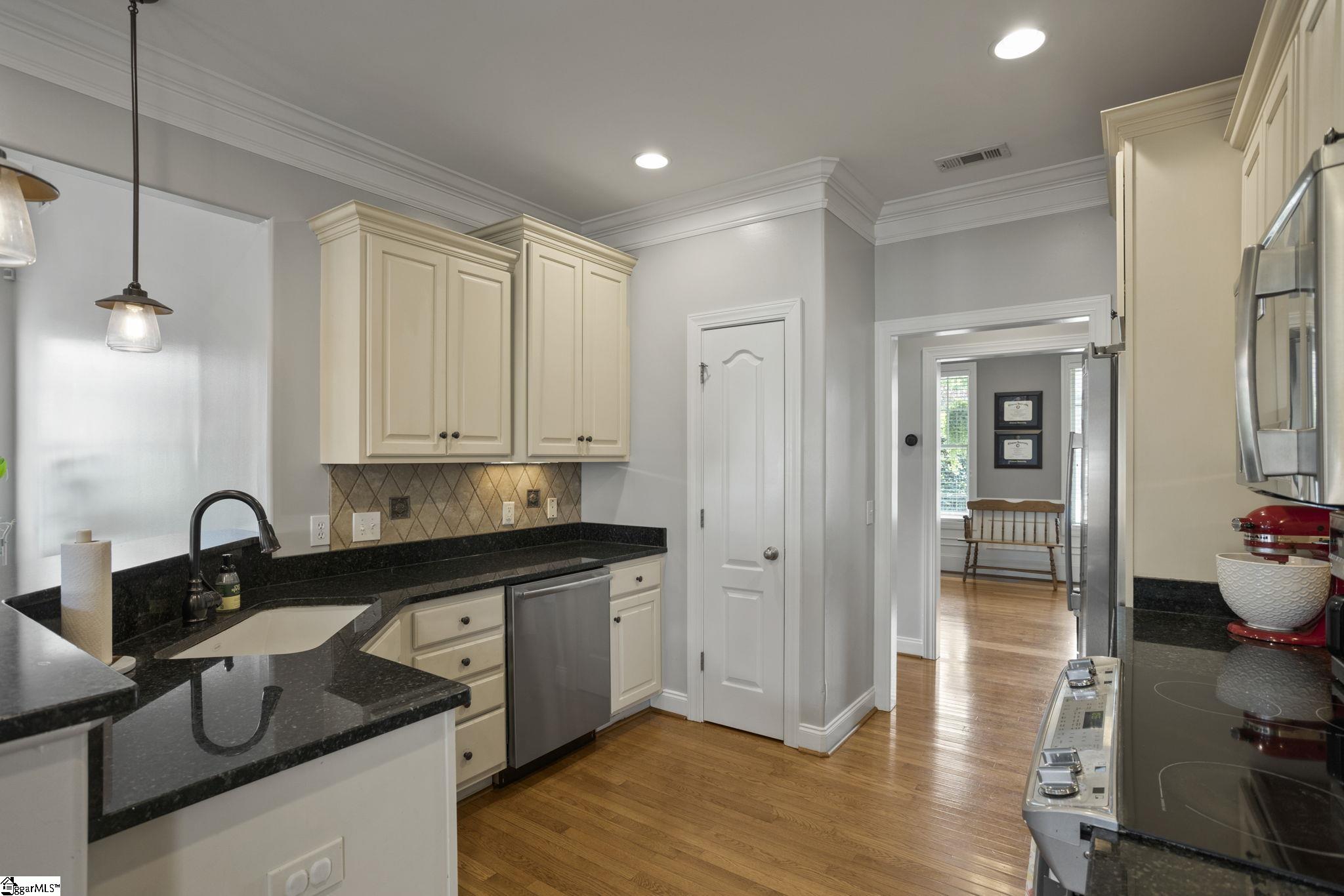 105 Claiborne Road Piedmont, SC 29673 - Photo 14 of 32 Granite Countertops