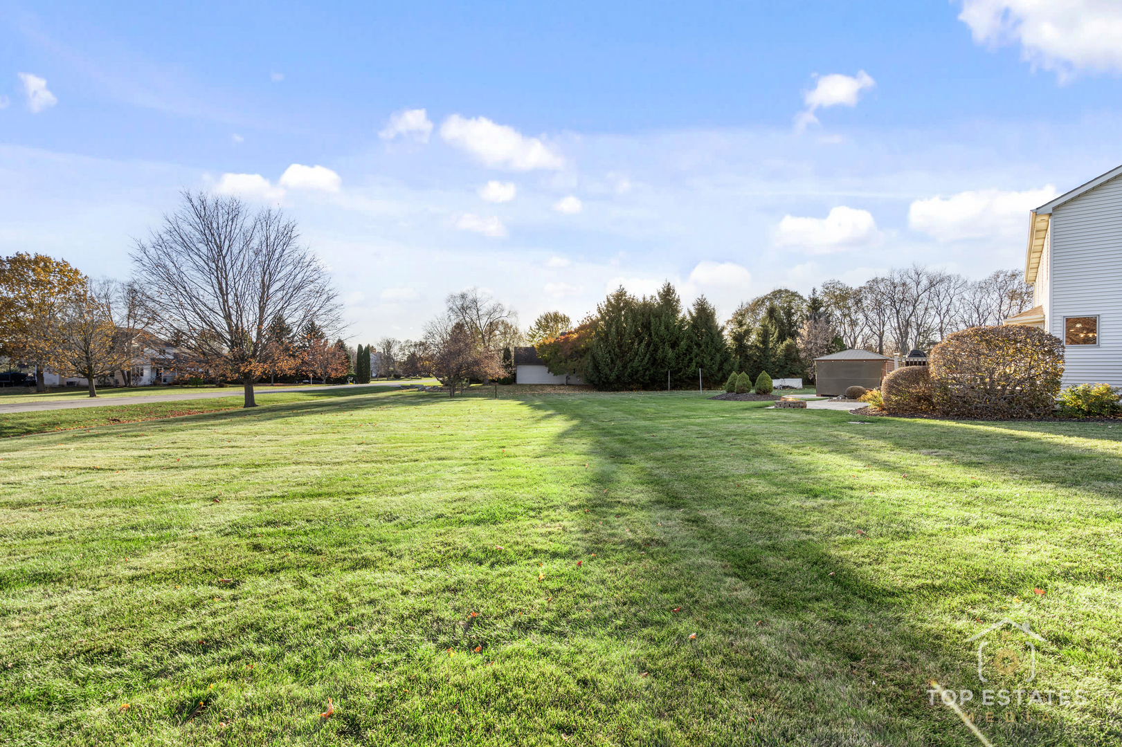 2303 Fox Bluff Lane Spring Grove, IL 60081 - Photo 21 of 39 a view of a golf course